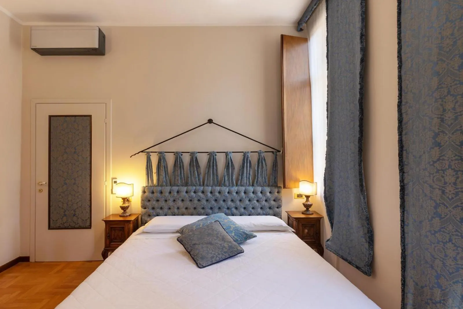 Piatti Design Flat Apartment Milan